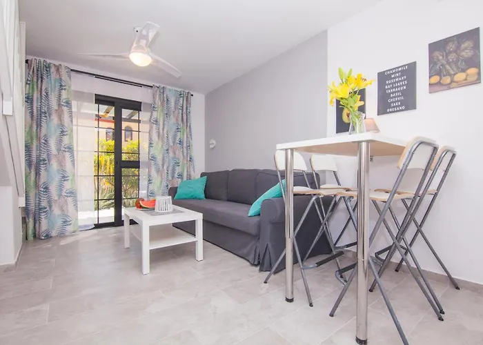 Blue Wave Apartment *